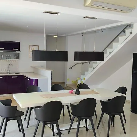 Vila Modern House Luna With Pool *