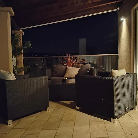 Modern House Luna With Pool Vila *