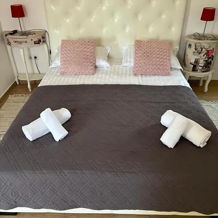 Modern House Luna With Pool *