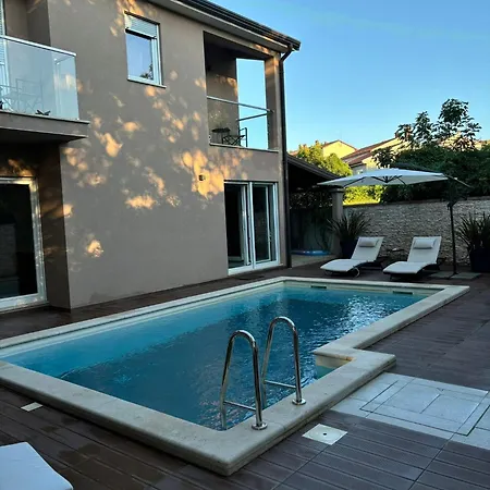 Modern House Luna With Pool *