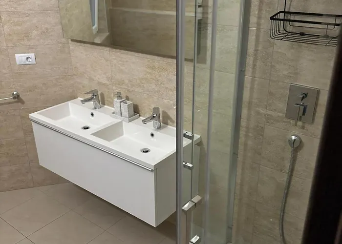 Modern House Luna With Pool *