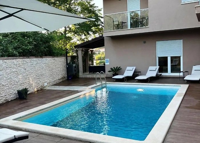 Modern House Luna With Pool Vila *